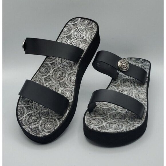 Brighton Sandals Size 10 Leather Black Medallion Wedge Cushioned Slip On - Picture 1 of 14